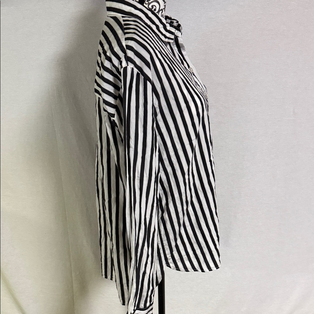 Jane and Delancey Black and White Striped Button Down Shirt Rayon Blend Large - Picture 4 of 12